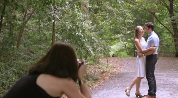 图片[1]-【ai精翻】阳光明媚下的订婚仪式-土狗cg资源站