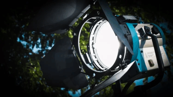 【ai精翻】面向电影制作人和创作者的专业电影摄影灯光技巧-土狗cg资源站